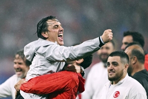 Mantan Pelatih AC Milan Ini Masuk Bursa Manajer Baru Manchester United