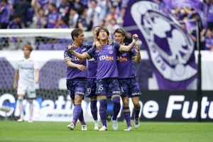 Lawan-lawan Sanfrecce Lebih Mudah?