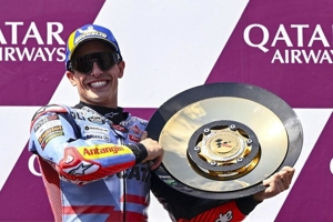 Cinderamata untuk Australia: Marc Marquez Pamer Foto Jejak Ban di Grid Phillip Island Akibat Insiden Tear-off