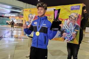 Aldi Satya Mahendra Akhirnya Pulang ke Indonesia Bawa Trofi Juara Dunia WorldSSP300 2024