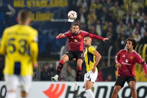 Hasil Fenerbahce vs Manchester United: Skor 1-1