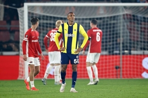 Fenerbahce Menyerah dari AZ Alkmaar