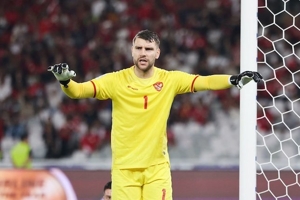 Luna Bijl Cicipi Bubur Ayam