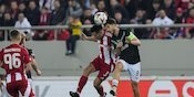 Mees Hilgers Ditarik Keluar Akibat Cedera, FC Twente Ditahan Imbang Olympiakos 0-0