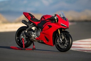 Kendarai Panigale V2 2024 Race Trim dan 2025 Standar