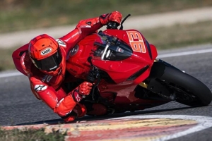 Perlakuan Istimewa CEO Ducati: Kisah Marc Marquez Dapat Panigale V2 Terbaru untuk Catat Rekor Lap Sirkuit Aspar