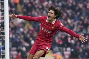 Cetak Gol di Tim Senior, Wonderkid Liverpool Ini Super Hepi!