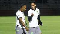 Kerap Kebobolan Injury Time di BRI Liga 1, Pelatih Persebaya Malah Sindir Wasit