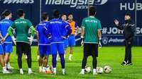 Pelatih Timnas Malaysia Gerah Terus Diserang, Kritikan Legenda Harimau Malaya Picu Kegaduhan